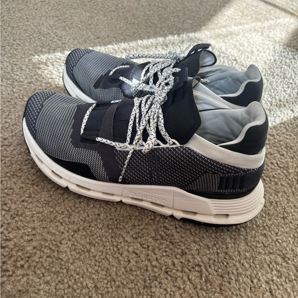 2 pairs of On Cloud Cloud Novas - Picture 4 of 12